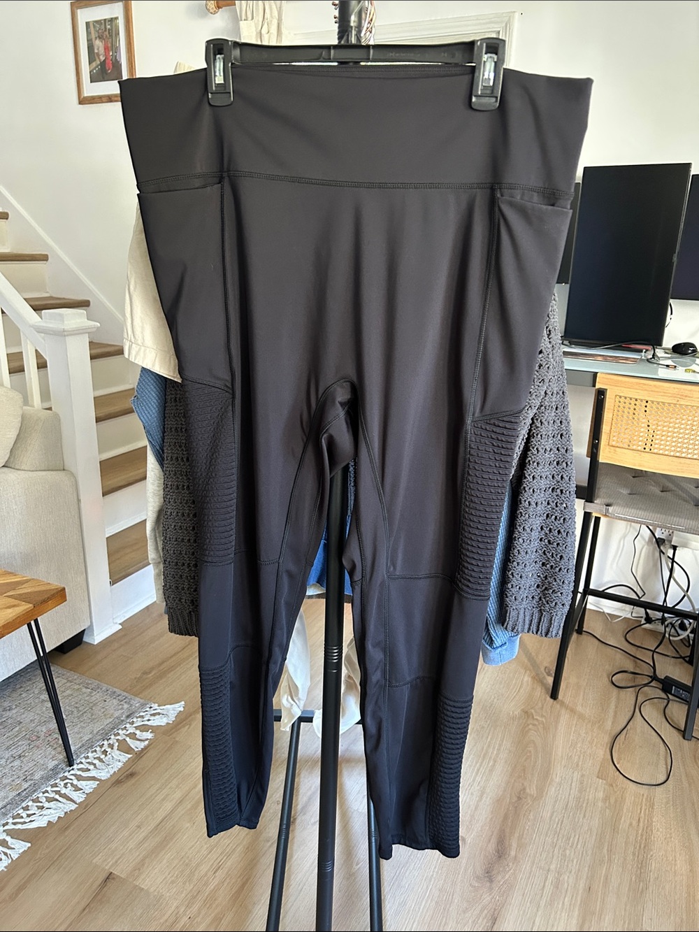 Fabletics Leggings. Size 4X. 27” inseam. Side pockets. Black. No front seam.